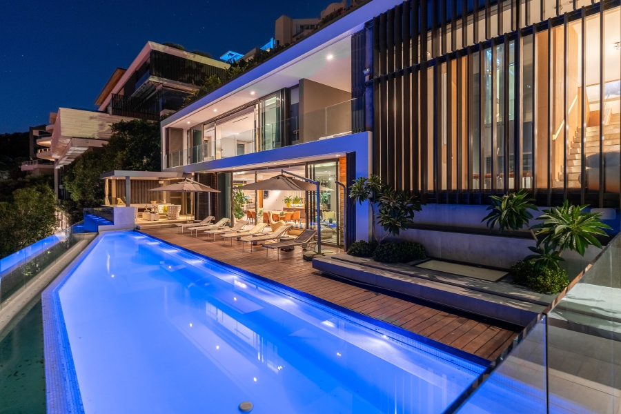 To Let 6 Bedroom Property for Rent in Clifton Western Cape
